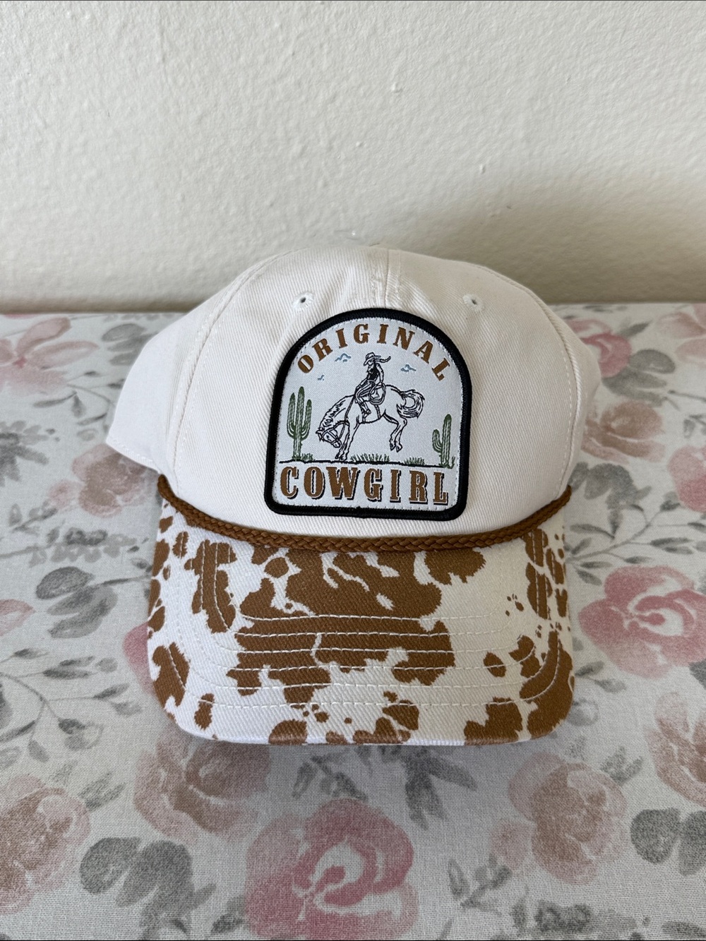 Original Cowgirl Embroidered Patch Cowgirl SnapBack Trucker Cap‎ Cow Print